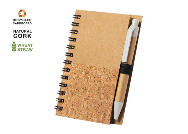 Notesbog A7 med kuglepen i bæredygtige materialer: genbrugspap, kork og hvedefiber PP